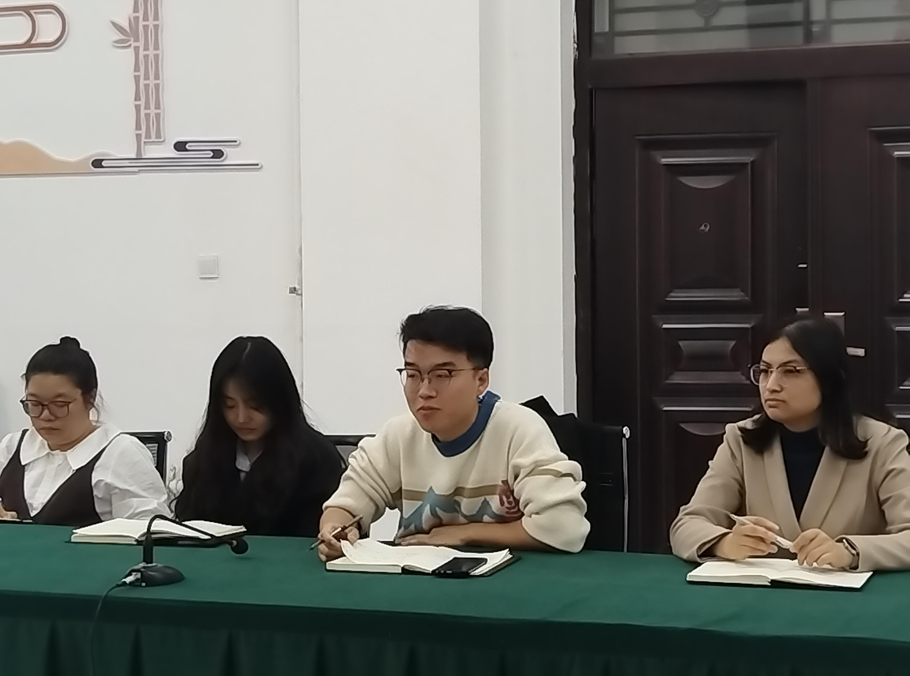 凝聚力量 共谋发展——阿克苏工业职业技术学院教师座谈会(图3)